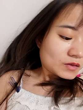 Aimeebb naked stripping on cam for live sex video chat