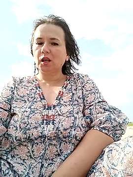 avamoonlight100 naked stripping on cam for live sex video chat