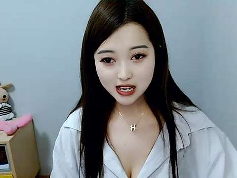 dream_LiLy naked stripping on cam for live sex video chat