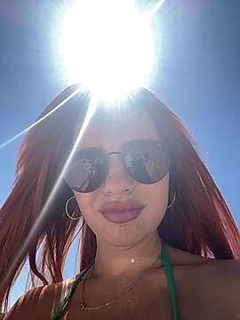 Duena_de_tu_culo naked stripping on cam for live sex video chat