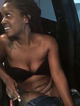 EbonyDutchess_Marie naked stripping on cam for live sex video chat
