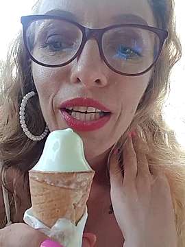 EmaSpencer naked stripping on cam for live sex video chat