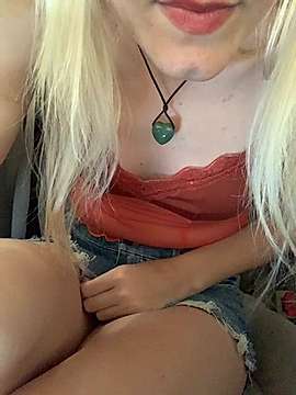evelyn_skai naked stripping on cam for live sex video chat