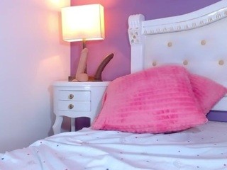 ?, Sophia Jones ? nude on cam – live sex chat