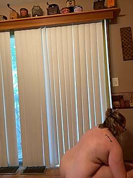 HazelMadison naked stripping on cam for live sex video chat
