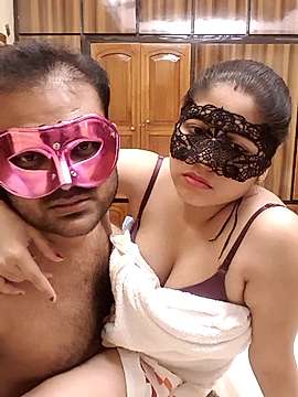 indiandesigirl4720 naked stripping on cam for live sex video chat