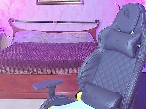JaniceKellex naked stripping on cam for live sex video chat