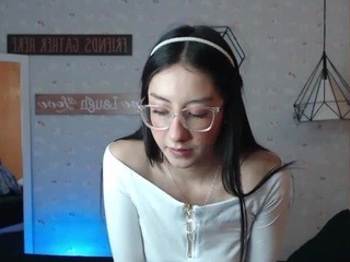 Lau-Ferch nude on cam – live sex chat