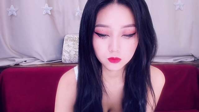 LeyCandy naked stripping on cam for live sex video chat