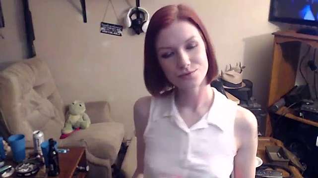 Liltitsfortips21 naked stripping on cam for live sex video chat