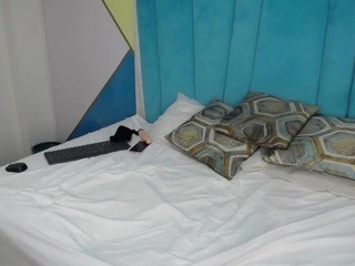Lindarey-mr nude on cam – live sex chat