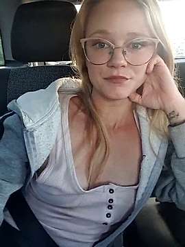 little-leni naked stripping on cam for live sex video chat