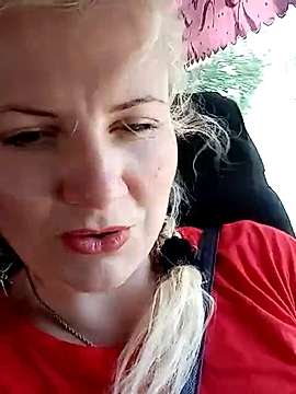 LizaCakes naked stripping on cam for live sex video chat