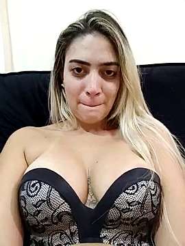 Natalliehot naked stripping on cam for live sex video chat