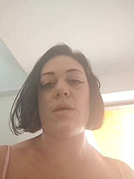oceanlilli naked stripping on cam for live sex video chat