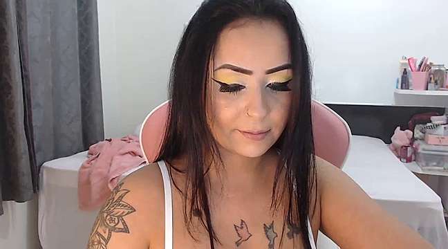 Paulistinha_Paulistinhas2 naked stripping on cam for live sex video chat