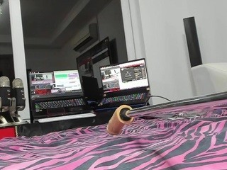 R, üya ( Dream ) nude on cam – live sex chat