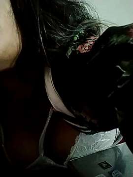 Samantachill naked stripping on cam for live sex video chat