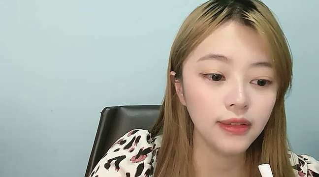 Seraphine_01 naked stripping on cam for live sex video chat