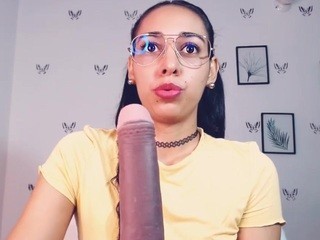 Tamy Bennett nude on cam – live sex chat