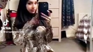 Tiktok Hijab Bitch does naked Challenge