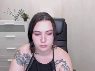 Tricky-Lis nude on cam – live sex chat