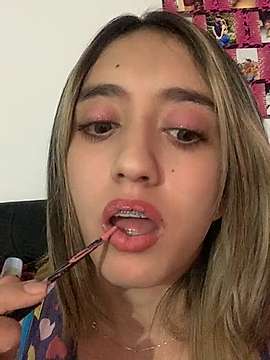 Valen18_ naked stripping on cam for live sex video chat