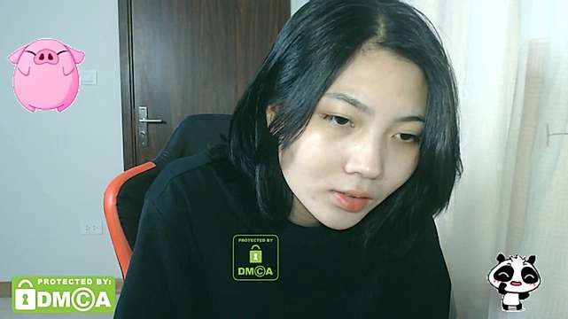 Wendy_Queen naked stripping on cam for live sex video chat