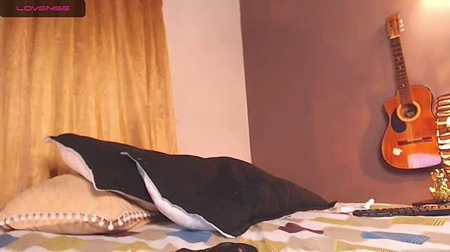 aitana_ebony naked stripping on cam for live sex video chat