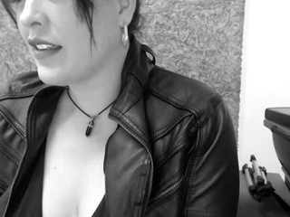 AndreaCastillo nude on cam – live sex chat
