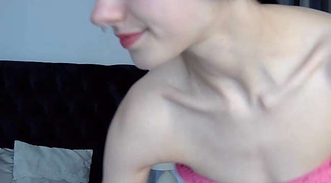 BabyXXDOLL naked stripping on cam for live sex video chat