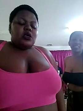 BbwEbonyQueen95 naked stripping on cam for live sex video chat