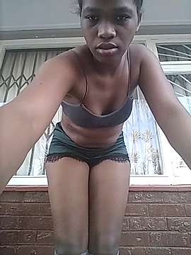 BerryBooty97x naked stripping on cam for live sex video chat