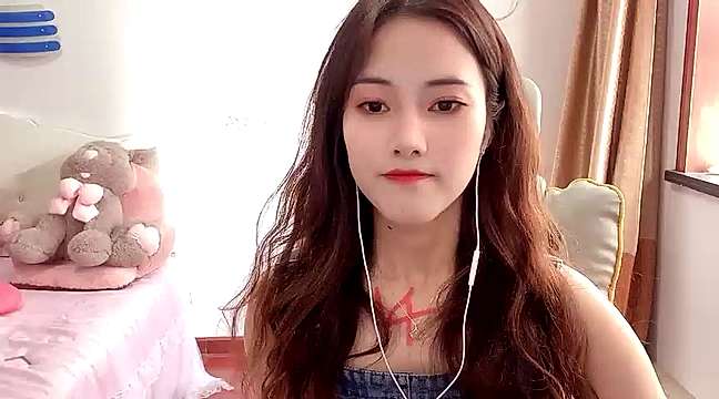 Brenda-Betty naked stripping on cam for live sex video chat