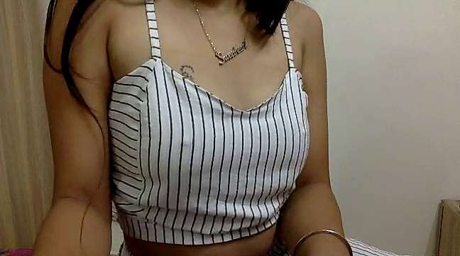 Candy-Coin naked stripping on cam for live sex video chat