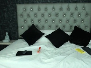 Candy-Horny nude on cam – live sex chat
