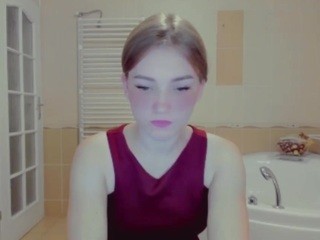 CarolineMrr nude on cam – live sex chat