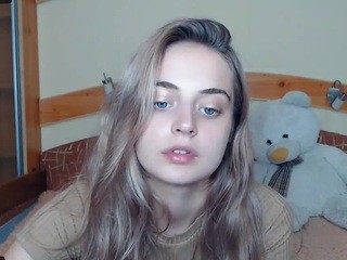 CarolineWest nude on cam – live sex chat