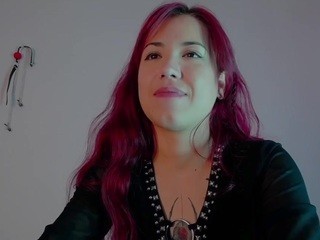 Chloe-Biebs nude on cam – live sex chat