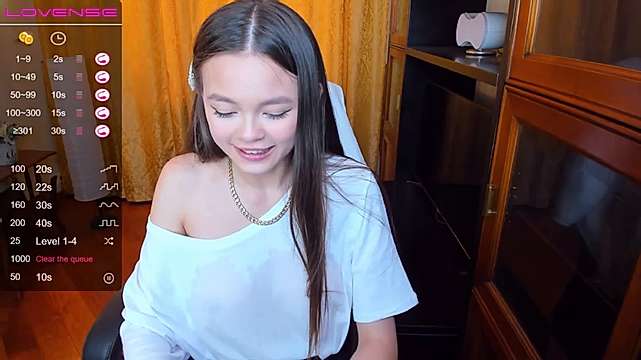 CleoHines naked stripping on cam for live sex video chat