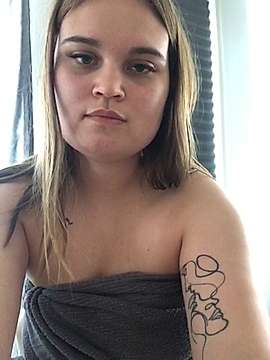 DaddiesLittleGirl07 naked stripping on cam for live sex video chat