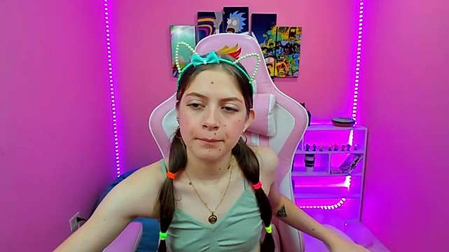 DalahiaRush naked stripping on cam for live sex video chat