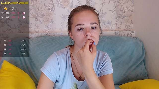 DianaLewis naked stripping on cam for live sex video chat