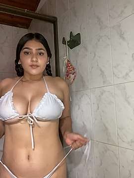 EstefanyTaylor1 naked stripping on cam for live sex video chat