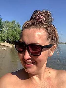 FoxBeth naked stripping on cam for live sex video chat