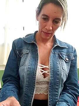 Gatitacarlita naked stripping on cam for live sex video chat