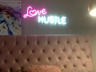 GoddessChanelLips nude on cam – live sex chat