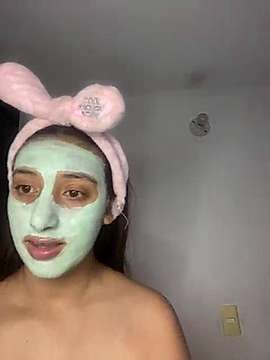 hanna_sweet_00 naked stripping on cam for live sex video chat