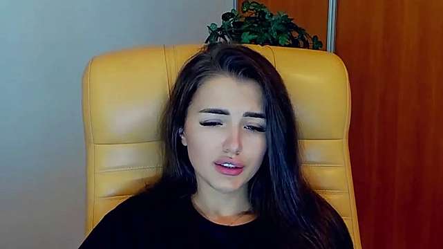 hot_Caramel naked stripping on cam for live sex video chat