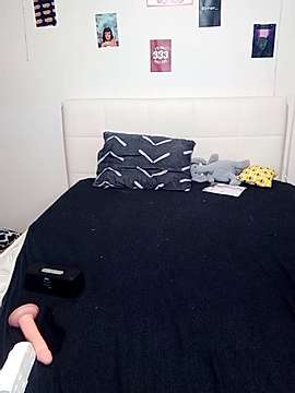 IsabellaaCat naked stripping on cam for live sex video chat